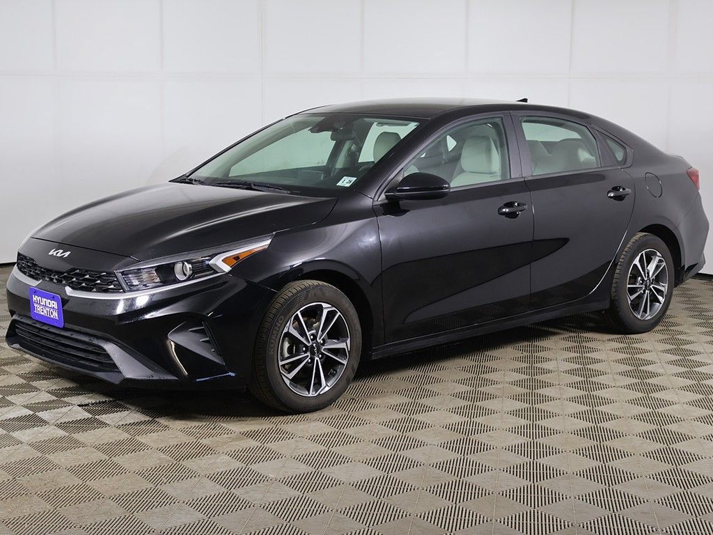 Used 2023 Kia Forte LXS FWD image 6