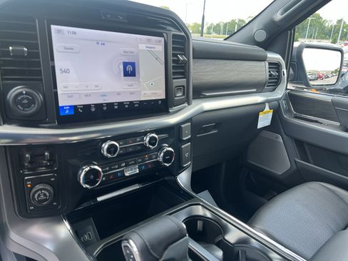 New 2025 Ford F150 Lariat w/ Equipment Group 501A Mid image 21