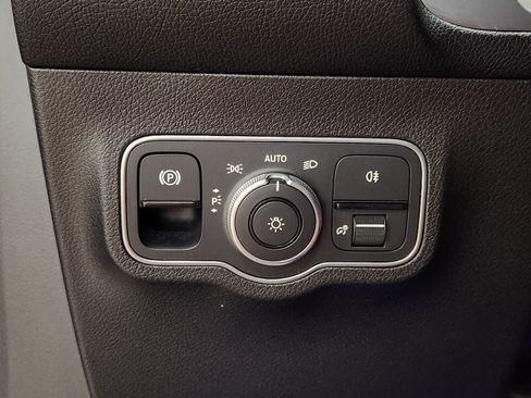 Used 2023 Mercedes-Benz EQB 250+ image 40