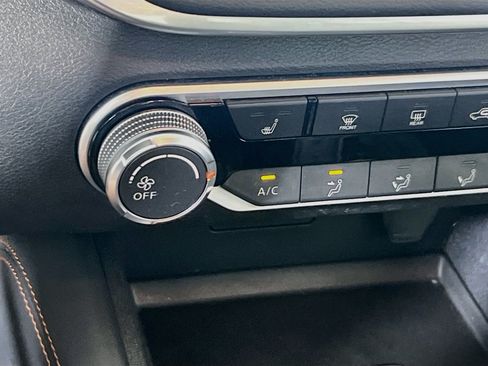 Used 2019 Nissan Altima 2.5 SR w/ SR Premium Package FWD image 19