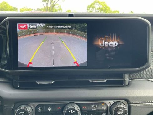 Used 2025 Jeep Wrangler Unlimited Rubicon 392 AWD/4WD image 21