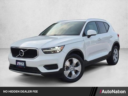Used 2019 Volvo XC40 T5 Momentum AWD/4WD image 1