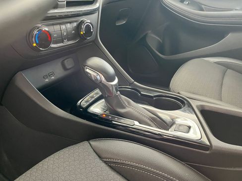 Used 2025 Buick Encore GX Preferred image 41