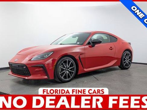 Used 2024 Toyota GR86 RWD image 1