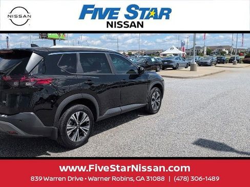 Used 2023 Nissan Rogue SV w/ SV Premium B Package FWD image 8