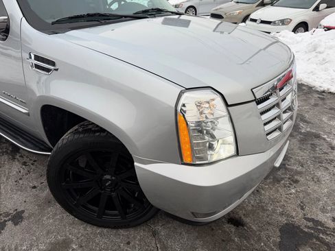 Used 2012 Cadillac Escalade Luxury image 56