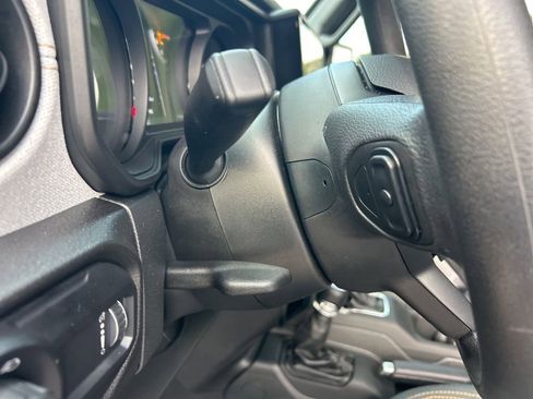 Certified 2025 Jeep Wrangler Sport AWD/4WD image 33