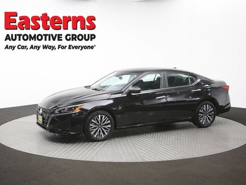Used 2025 Nissan Altima 2.5 SV FWD image 55