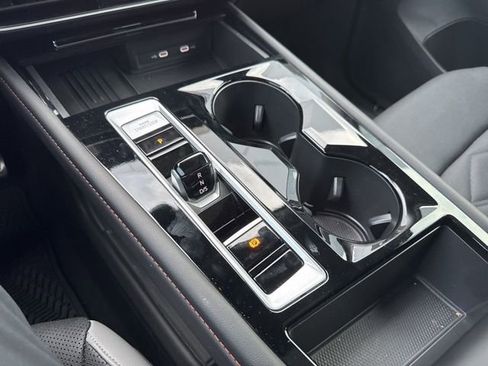 Used 2025 Volkswagen Atlas Peak Edition SE image 16