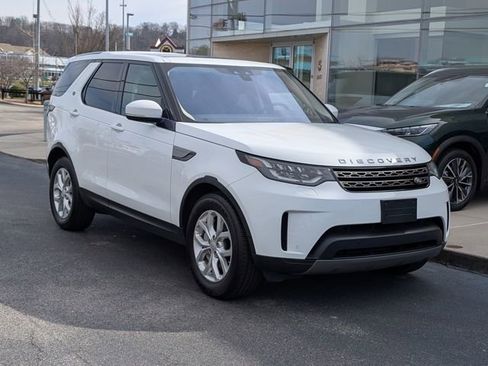 Used 2020 Land Rover Discovery SE image 10