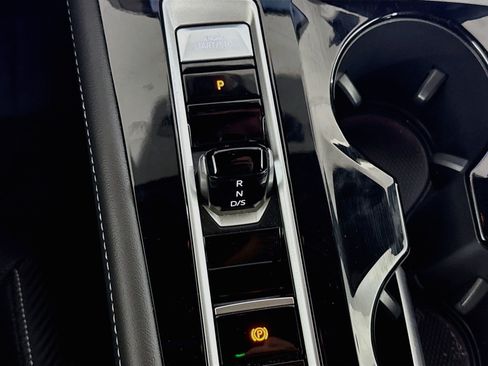 Used 2026 Volkswagen Atlas Cross Sport SE FWD image 20