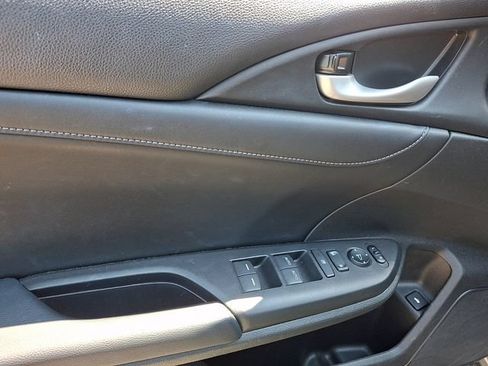 Used 2019 Honda Insight Touring image 13