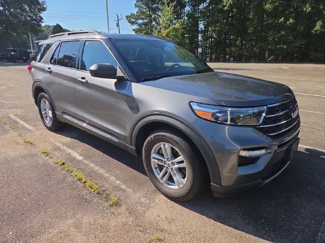 Used 2022 Ford Explorer XLT w/ Equipment Group 202A RWD image 1