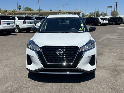 Used 2023 Nissan Kicks S FWD image 8