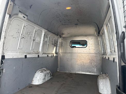 Used 2013 Mercedes-Benz Sprinter 2500 image 17