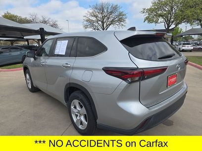 Used 2024 Toyota Highlander LE