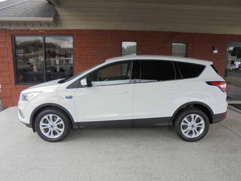 Used 2017 Ford Escape SE AWD/4WD image 1