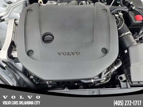 Used 2025 Volvo S90 B6 Plus image 26