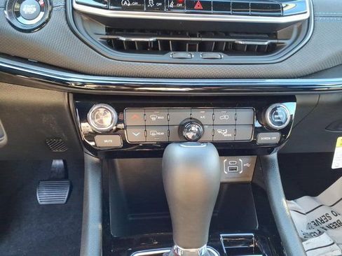 New 2026 Jeep Compass Latitude image 15