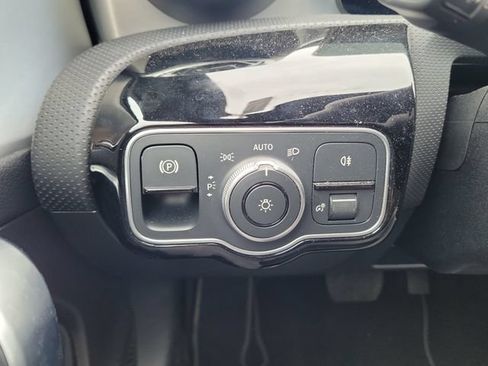 Used 2025 Mercedes-Benz CLA 250 image 22
