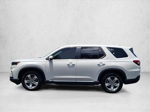 Used 2025 Honda Pilot EX-L image 3