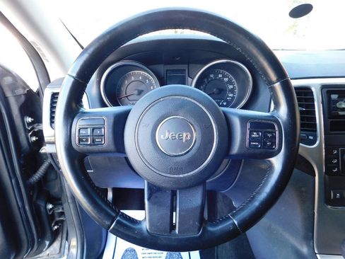 Used 2011 Jeep Grand Cherokee Laredo image 26