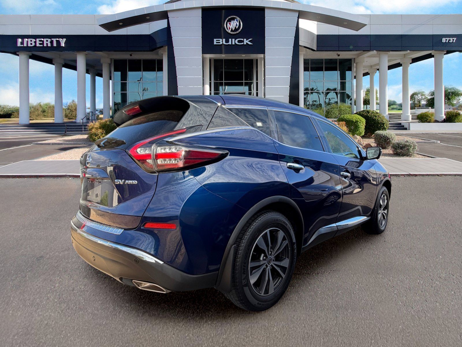 Used 2019 Nissan Murano SV w/ Premium Package AWD/4WD image 2
