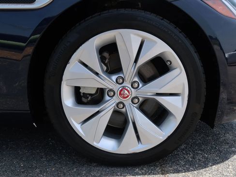 Used 2020 Jaguar XE S image 56