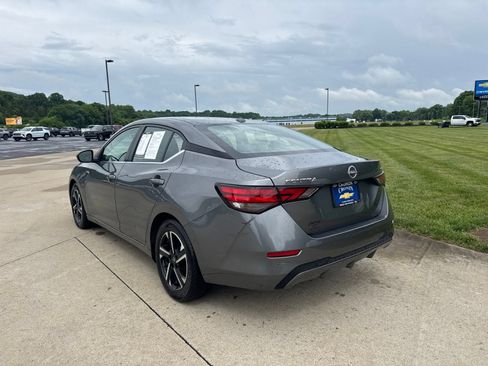 Used 2024 Nissan Sentra SV FWD image 7