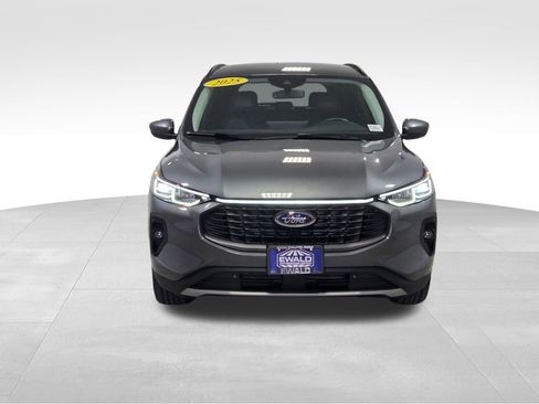 Used 2025 Ford Escape Platinum image 18