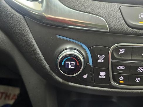 Used 2024 Chevrolet Equinox LT FWD image 10