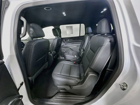 Used 2026 Chevrolet Traverse LT FWD image 26