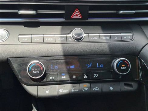 Used 2023 Hyundai Elantra Limited FWD image 22