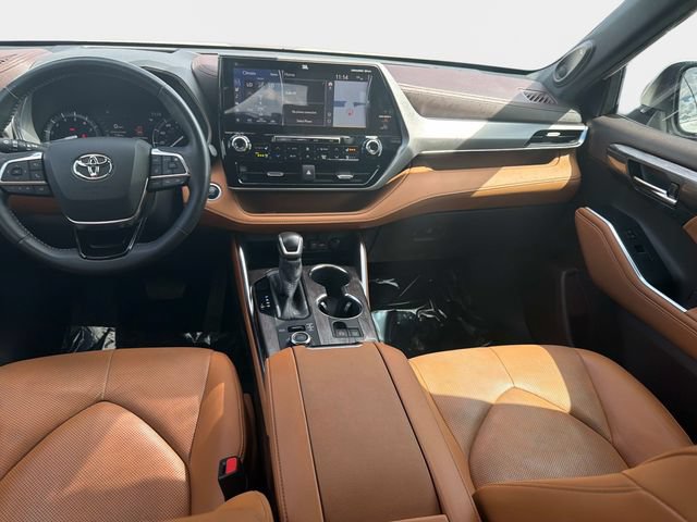 Used 2020 Toyota Highlander Platinum AWD/4WD image 13