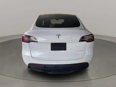 Used 2021 Tesla Model Y Long Range AWD/4WD image 4