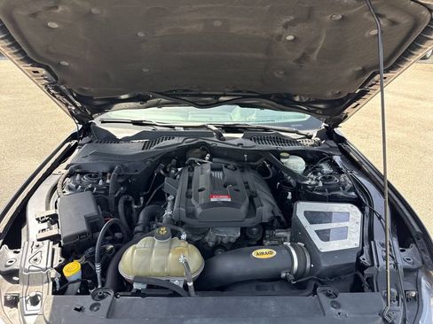 Used 2017 Ford Mustang Premium RWD image 29