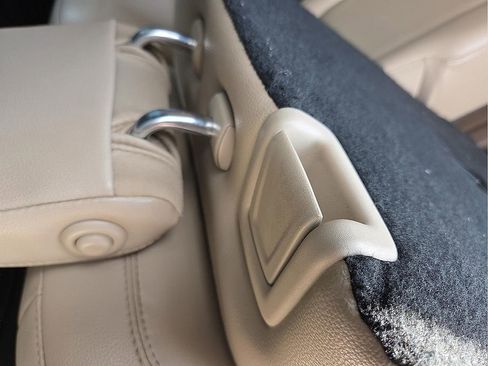 Used 2020 Ford Explorer XLT w/ Equipment Group 202A image 14