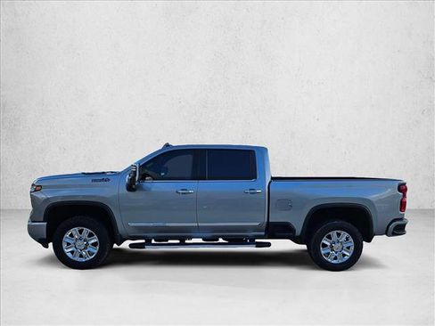 Used 2024 Chevrolet Silverado 2500 High Country w/ High Country Premium Package AWD/4WD image 9
