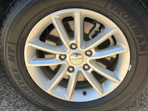 Used 2016 Dodge Grand Caravan SXT w/ Rear Park Assist Package image 34