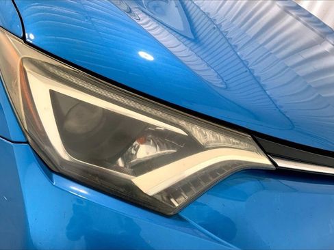 Used 2018 Toyota RAV4 XLE w/ Plus Extra Value Package FWD image 12