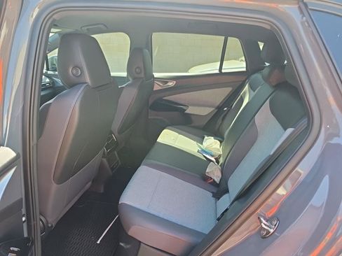 Used 2024 Volkswagen ID.4 Pro RWD image 4