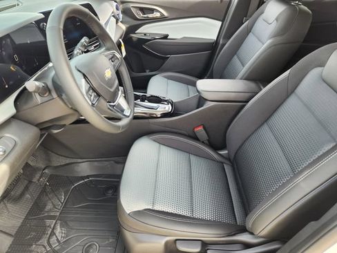 New 2026 Chevrolet Trax LT w/ Driver Confidence Package FWD image 11