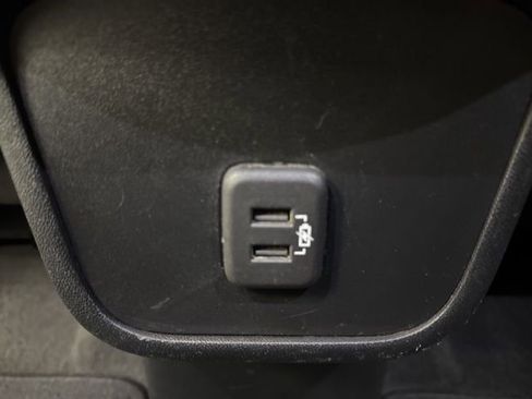 Used 2020 Chevrolet Equinox LT image 25