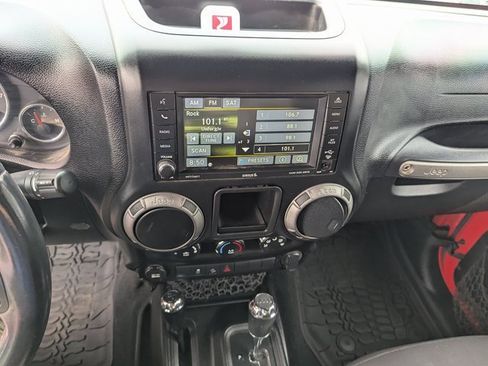 Used 2015 Jeep Wrangler Sport image 13
