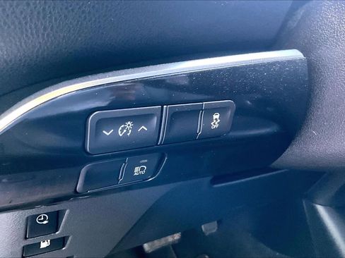 Used 2022 Toyota Prius Prime XLE FWD image 32