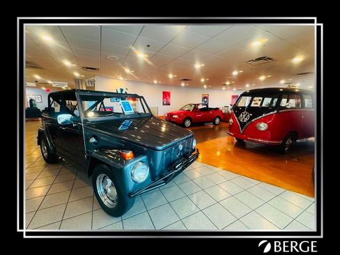 Used 2023 Volkswagen Taos SE w/ Panoramic Sunroof Package image 45