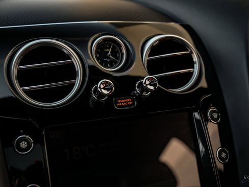 Used 2018 Bentley Flying Spur S V8 image 69