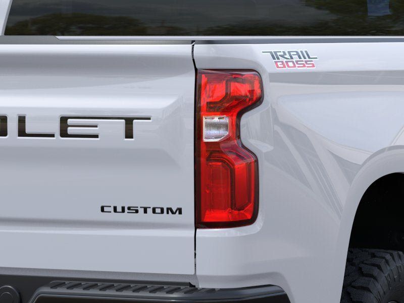 New 2026 Chevrolet Silverado 1500 Custom Trail Boss w/ LPO, Dark Essentials Package AWD/4WD image 11