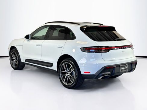 Used 2025 Porsche Macan image 3