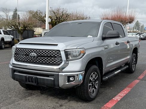 Used 2018 Toyota Tundra SR5 w/ TRD Off Road Package image 4